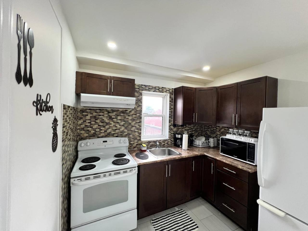 #1 Convvy-nient Residence! Privatunterkunft Toronto