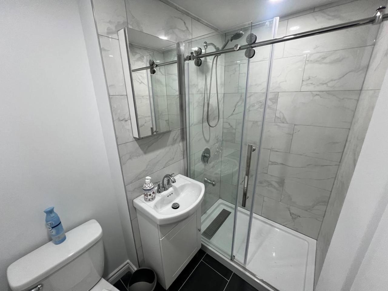 Privatunterkunft #1 Convvy-nient Residence! *